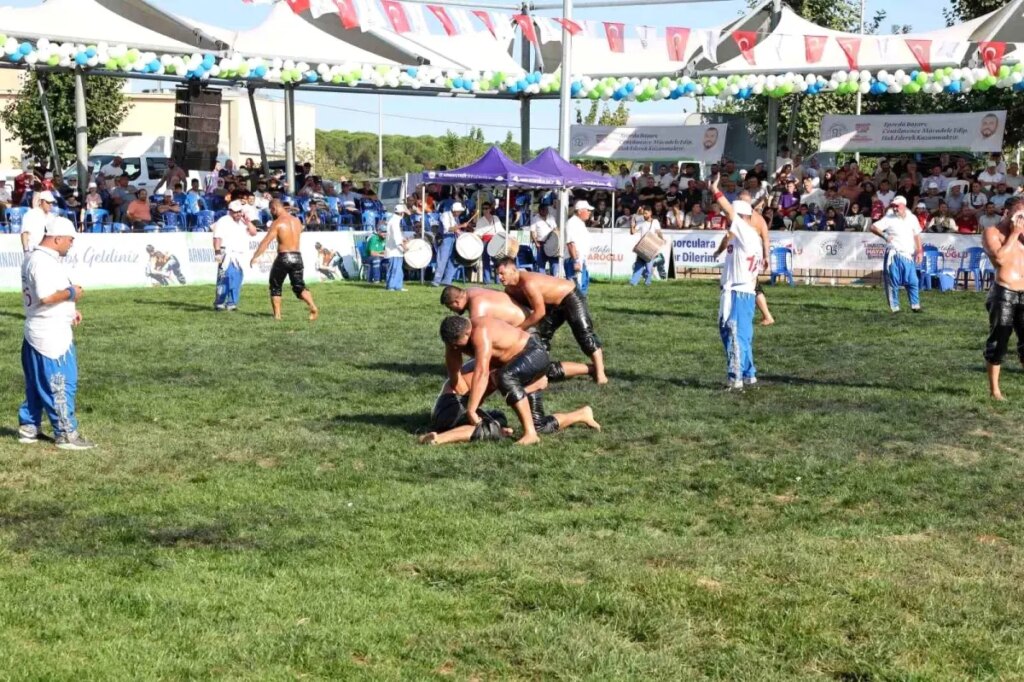 Arnavutköy’de 10. Geleneksel Yağlı Güreşler Heyecanı