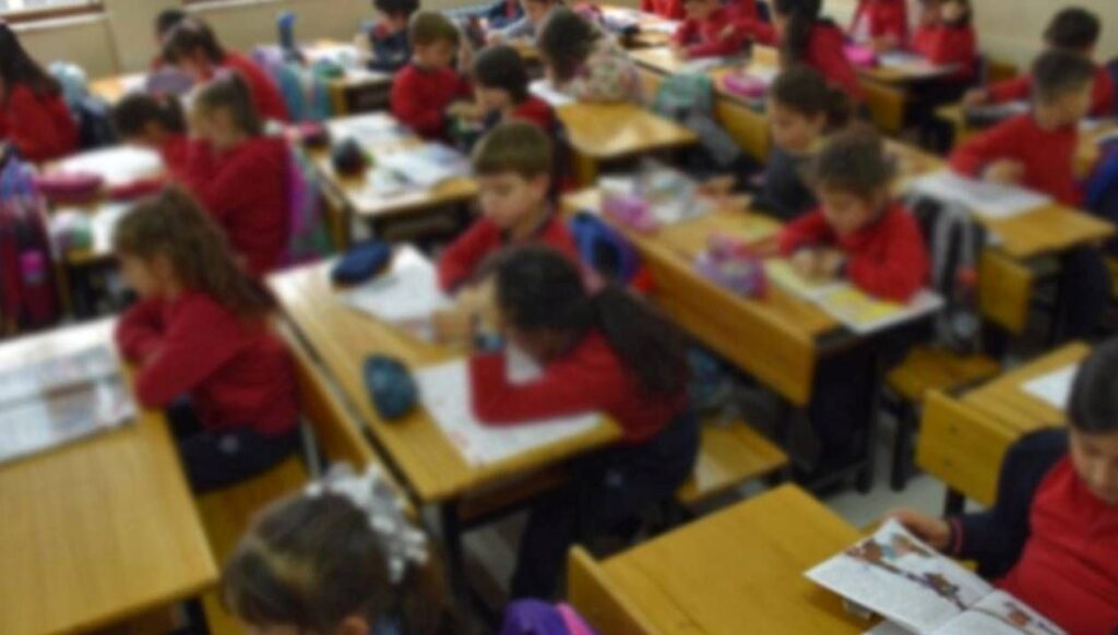 devlet okulu kiyafeti bin 700 tl ozel okul kiyafeti 10 bin tl yTE9NJFn