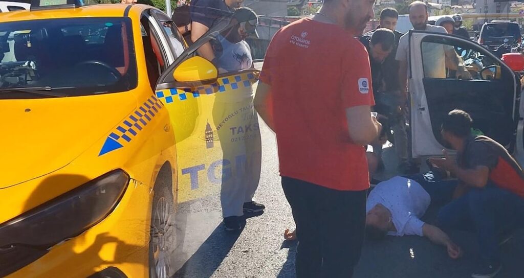 direksiyonda rahatsizlandi araci kenara cekip yere uzandi GbJVsj17