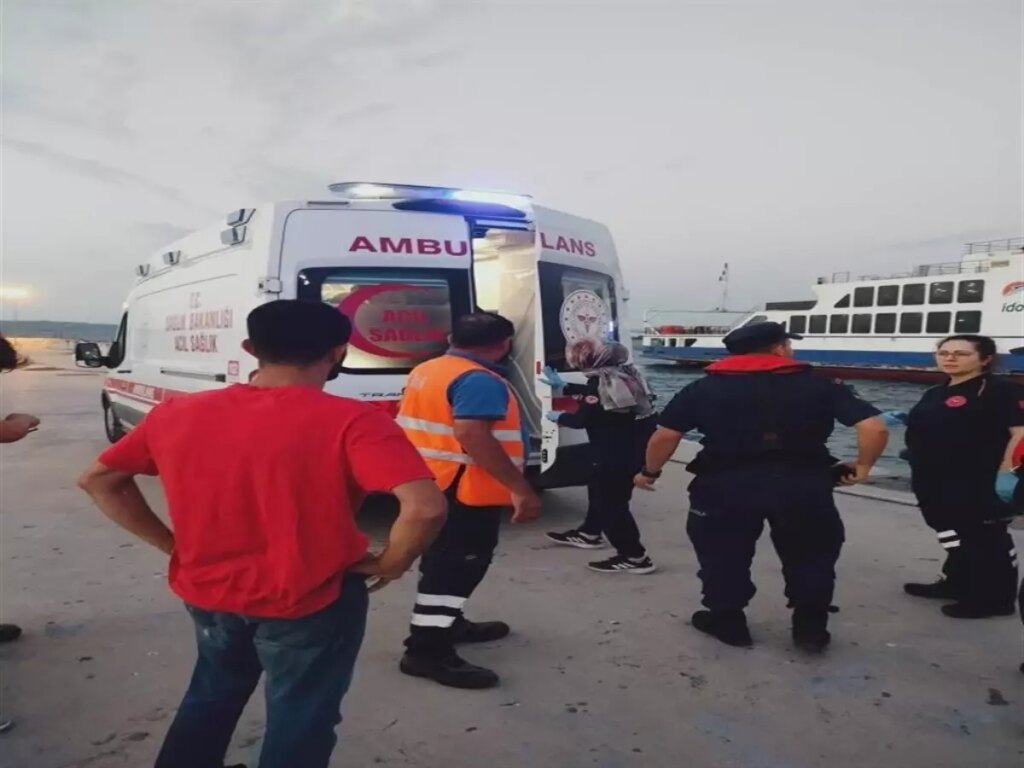 feribotta intihar girisimi jf4zLQxd