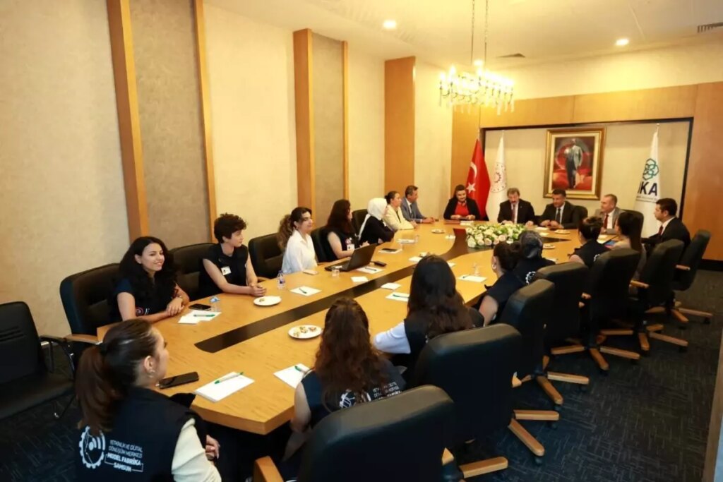 kadin muhendis yetistirme okulu projesi ile ikiz donusumun onculeri yetisiyor lLuRXgm1