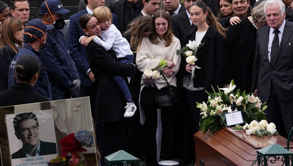 kolombiyada suikast kurbani baskan adayi defnedildi aO8OlRK7