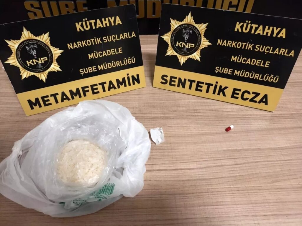 kutahyada uyusturucu operasyonu 2 tutuklama NrAKDJcX