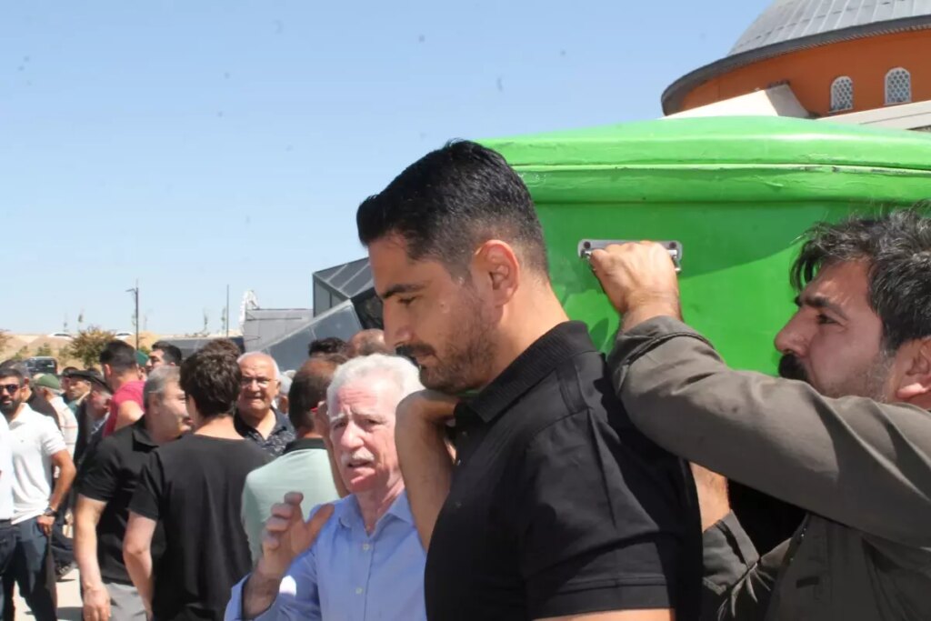 Taha Akgül’ün Dedesi Abdullah Akgül’ü Uğurladı