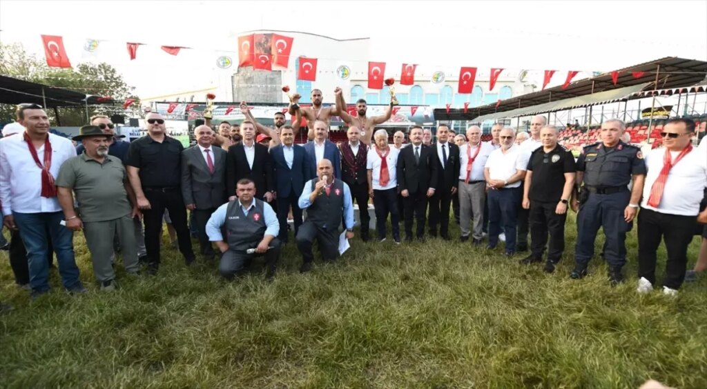 tarihi cardak gureslerinde baspehlivan feyzullah akturk dMd6W7BH