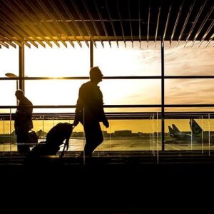 tatili iptal etmek istemeyen cift cocuklarini havalimaninda birakti qG343Y6e