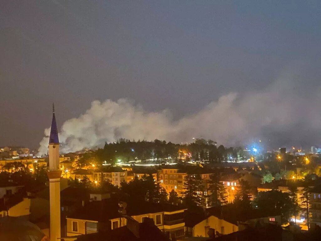 tavsanlida kuaforde yangin dukkan kullanilamaz hale geldi ShLT8uCh