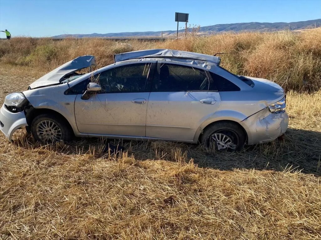 yerkoyde trafik kazasi 1 olu 4 yarali FMY3wtH4