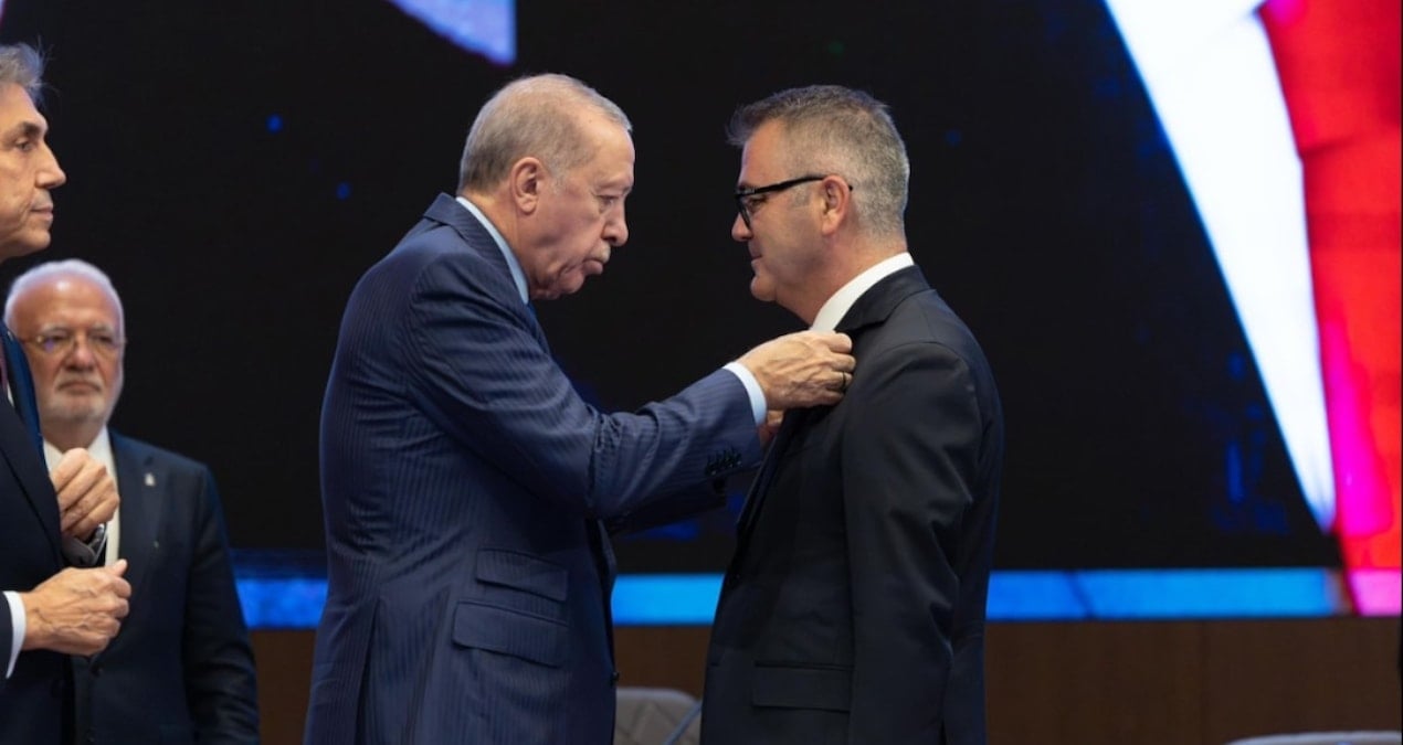 akpye gecen baskan silah harcini belediye kasasindan odetmis 1F7i11k9