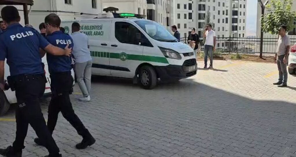 evde karisiyla yakaladigi jandarmayi oldurmustu baskomiserin esinin ifadesi ortaya cikti vm387mWC