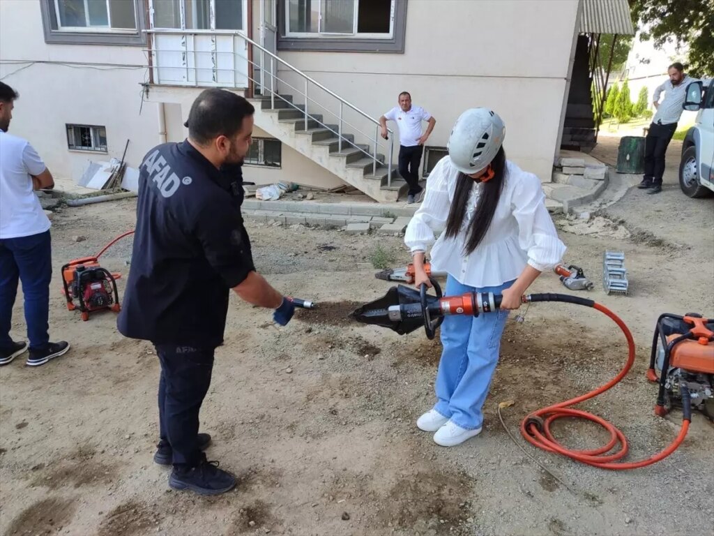 hakkaride afad egitim tatbikati RjU3TBE1