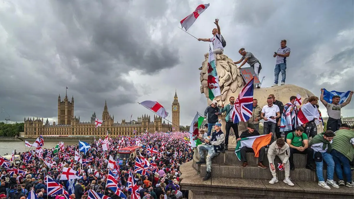 ingilterede asiri sag protestolar zXR145z4