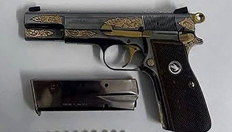 ispartada ruhsatsiz tabanca ve uyusturucu ele gecirildi bmxJB9GP