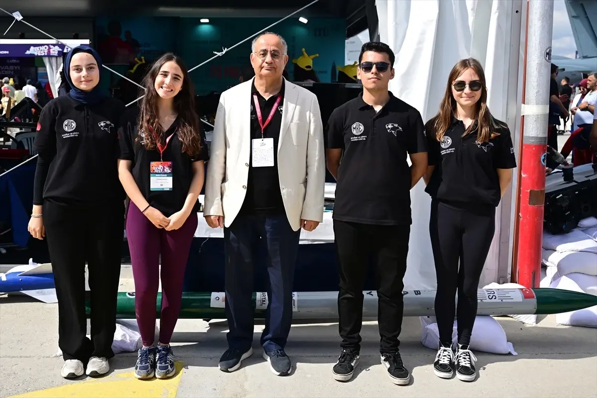 itunun roket grubu teknofestte tanitim yapti frTZY9eO