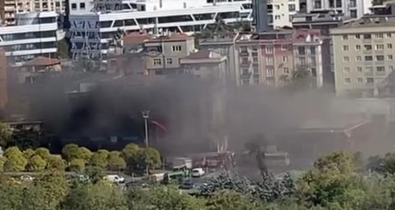 kagithanede is yerinde yangin Jbf1samC