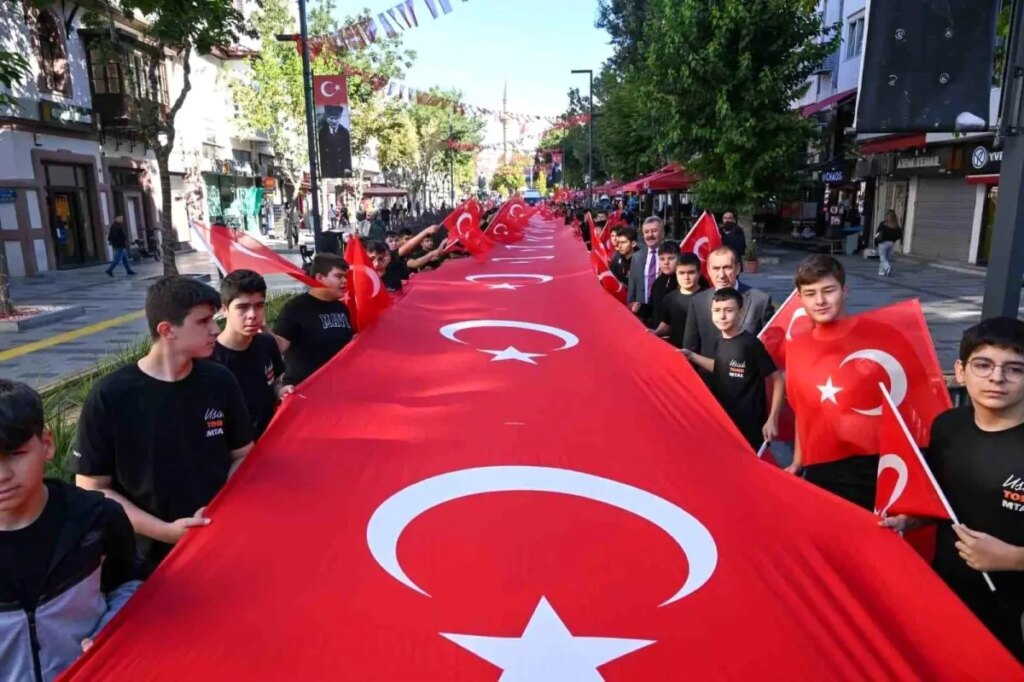 usakta gaziler gunu kahramanlarla kardeslik yuruyusu ile kutlandi OtUXkVMw