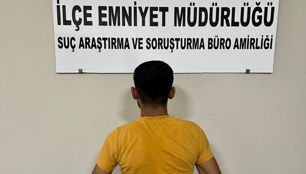 10 yil kesinlesmis hapis cezasi bulunan adam yakalandi 7UXpC9Ca.jpg