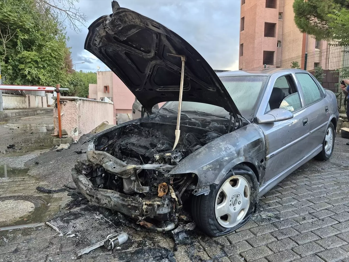 aydinda seyir halindeki otomobilde yangin B2sa4Jn4