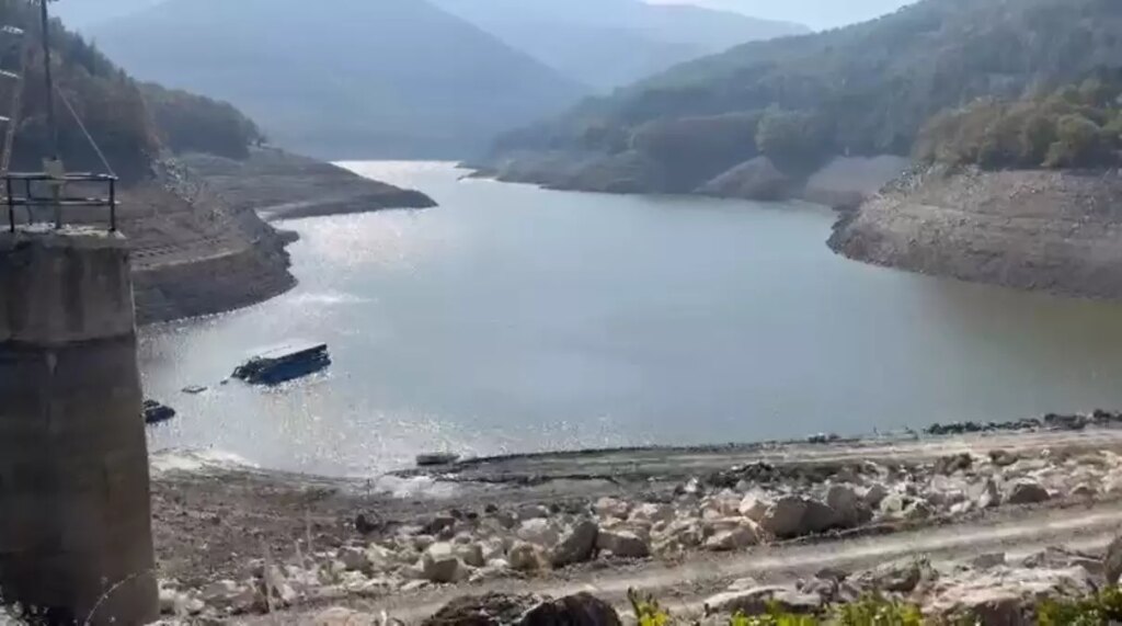 bursada barajlar kurudu GsqpV1Wv.jpg