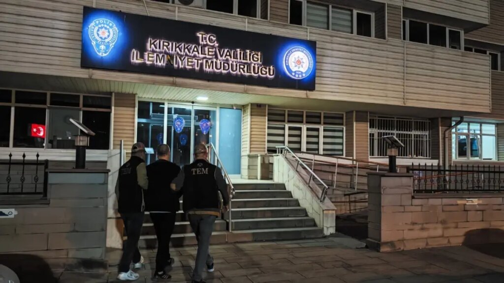 feto uyesi astsubay kirikkalede yakalandi r6L9Yhpg.jpg