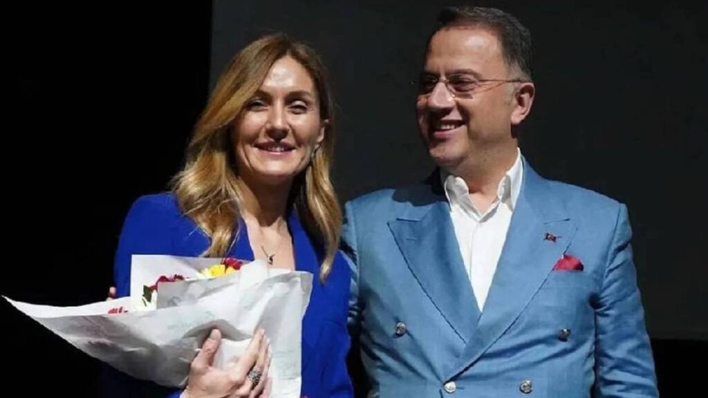 murat calik hayat arkadasim zehra ile evlilik yil donumumuz 207 gundur ayri dusmus olsak da kalbim her an sizinle seninle ve evlatlarimizla 9IX9e2pa