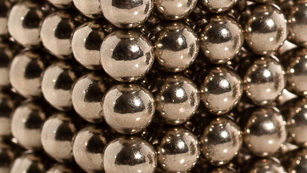 super guclu miknatislar kucuk bir cocugu nasil hastanelik etti QWYUjZ63.jpg