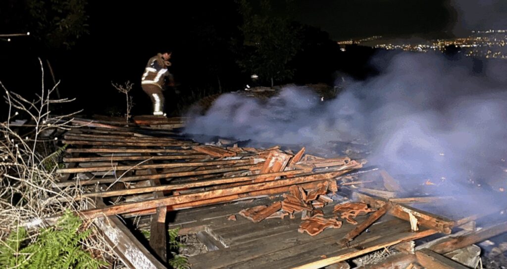 tarladaki baraka kule dondu sDPEd47y