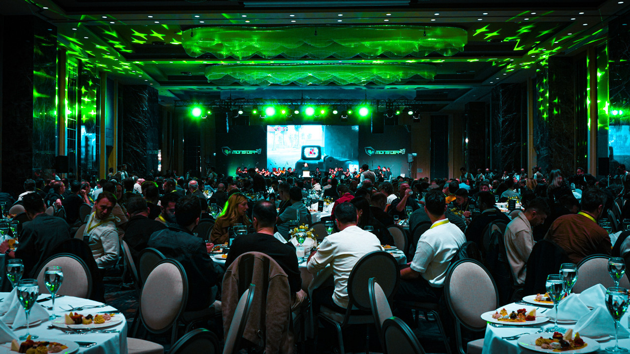 turkiye merkezli monster bilgisayar 25inci yilini kutluyor global pazarda buyume surecek akQE1dgh