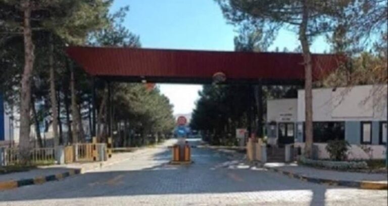 cumhuriyetin-kazanimiydi-akpnin-ozellestirdigi-fabrika-kapandi-eOKF114z.jpg