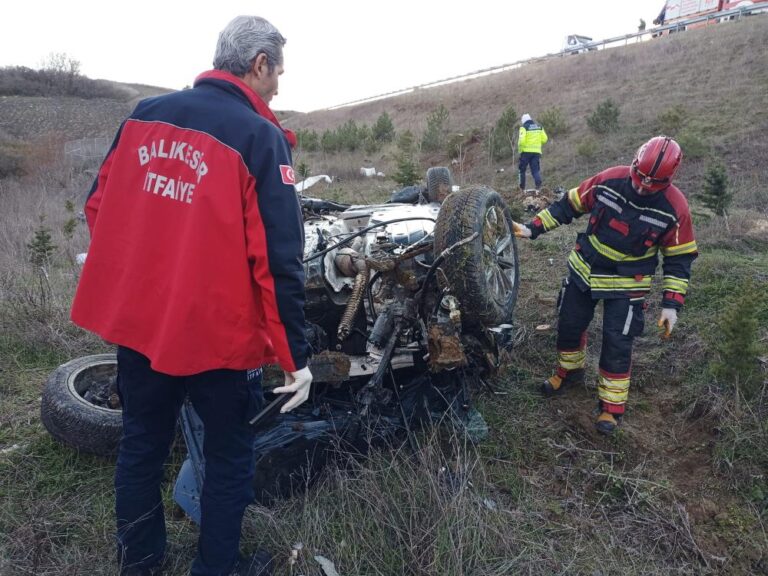 izmir-istanbul-otoyolunda-feci-kaza-bir-can-kaybi-var-wfKRSYn7.jpg