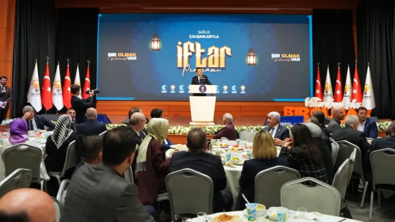 ak-parti-genel-merkez-saglik-politikalari-baskanligindan-saglik-calisanlarina-iftar-programi-BkU2IjIZ.webp